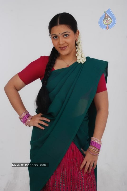 Tamil Actress Swetha Stills - 40 / 61 photos