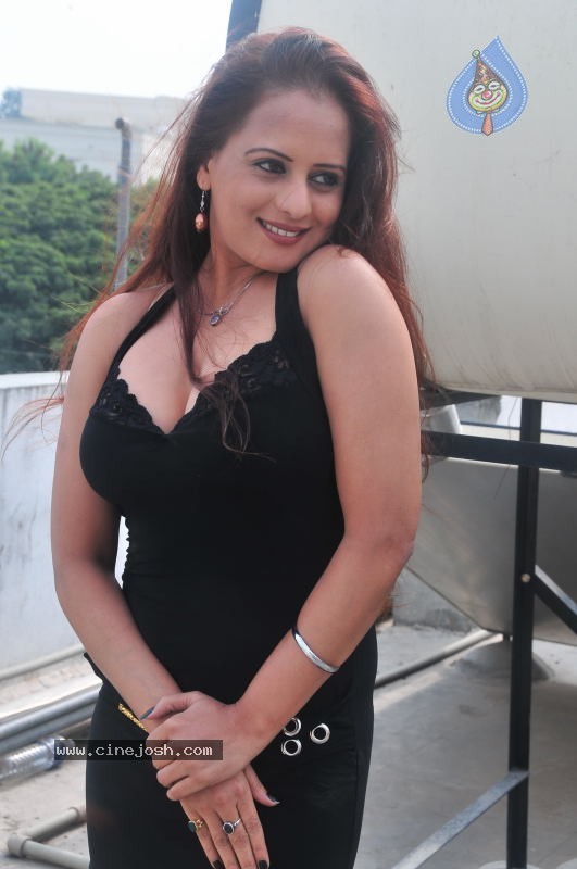 Tanisha Spicy Gallery - 47 / 127 photos