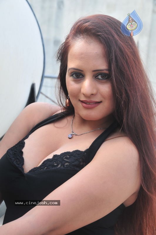 Tanisha Spicy Gallery - 48 / 127 photos