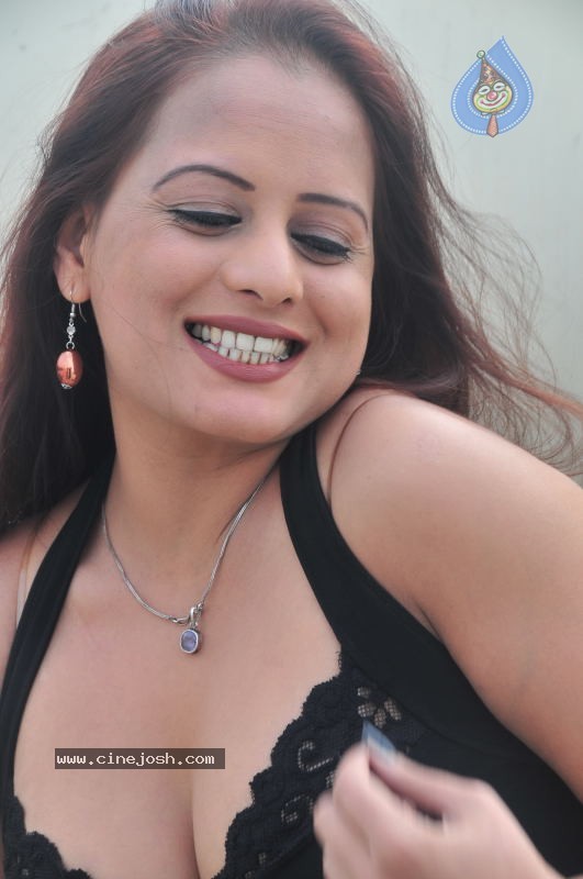 Tanisha Spicy Gallery - 52 / 127 photos