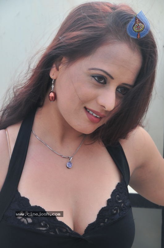 Tanisha Spicy Gallery - 119 / 127 photos