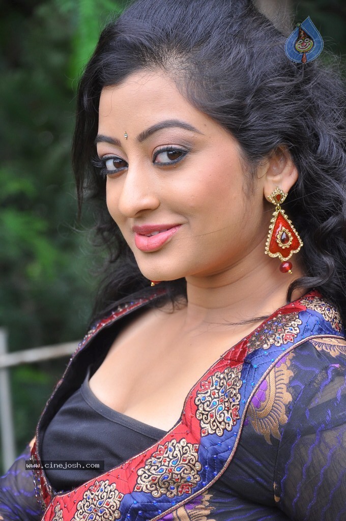 Tanishka Stills - 6 / 74 photos