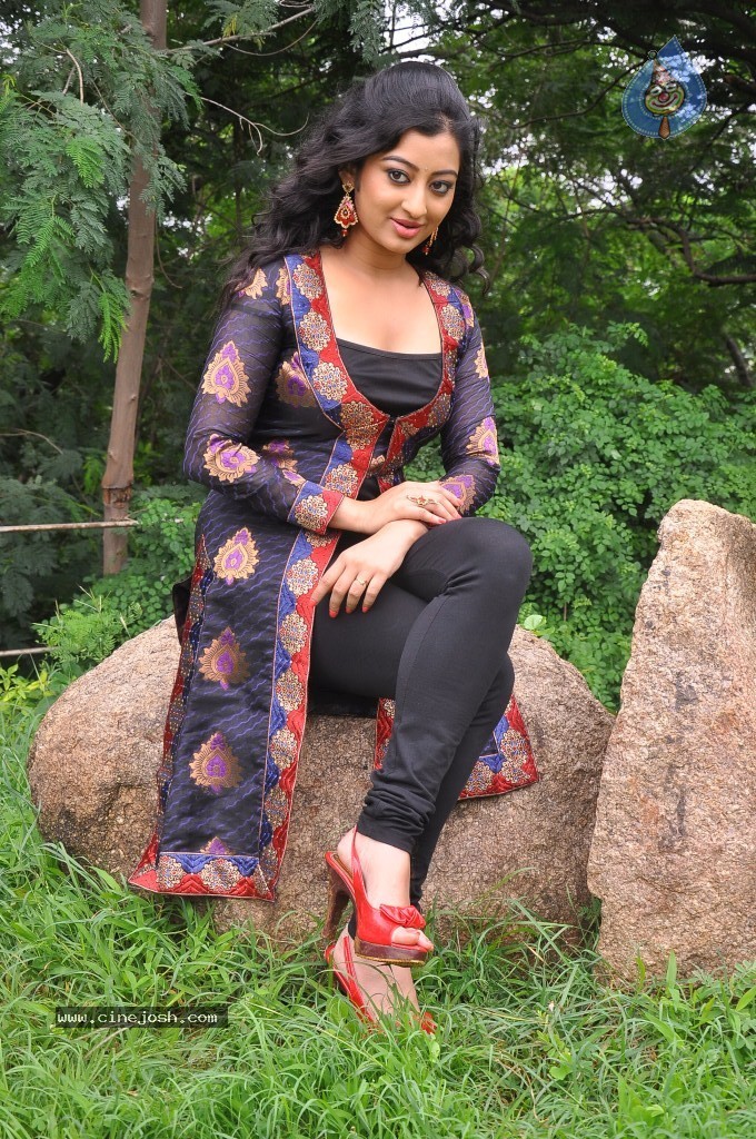 Tanishka Stills - 16 / 74 photos