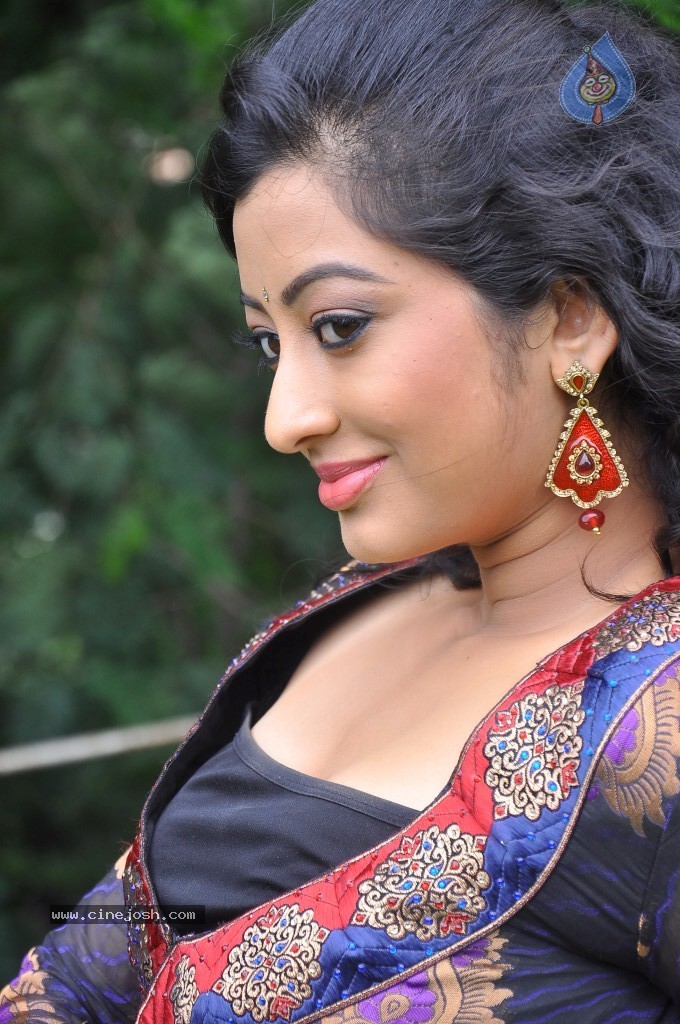 Tanishka Stills - 21 / 74 photos