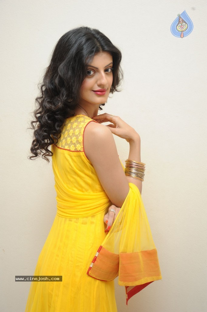 Tanishq Tiwari Stills - 12 / 92 photos
