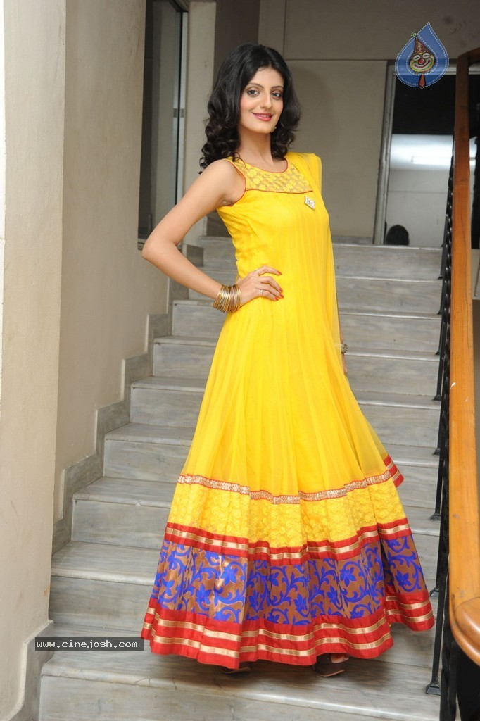 Tanishq Tiwari Stills - 55 / 92 photos