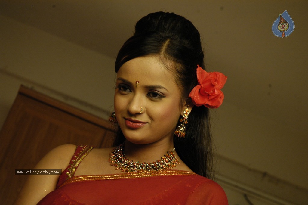 Tanu Roy Hot Photos - 23 / 57 photos