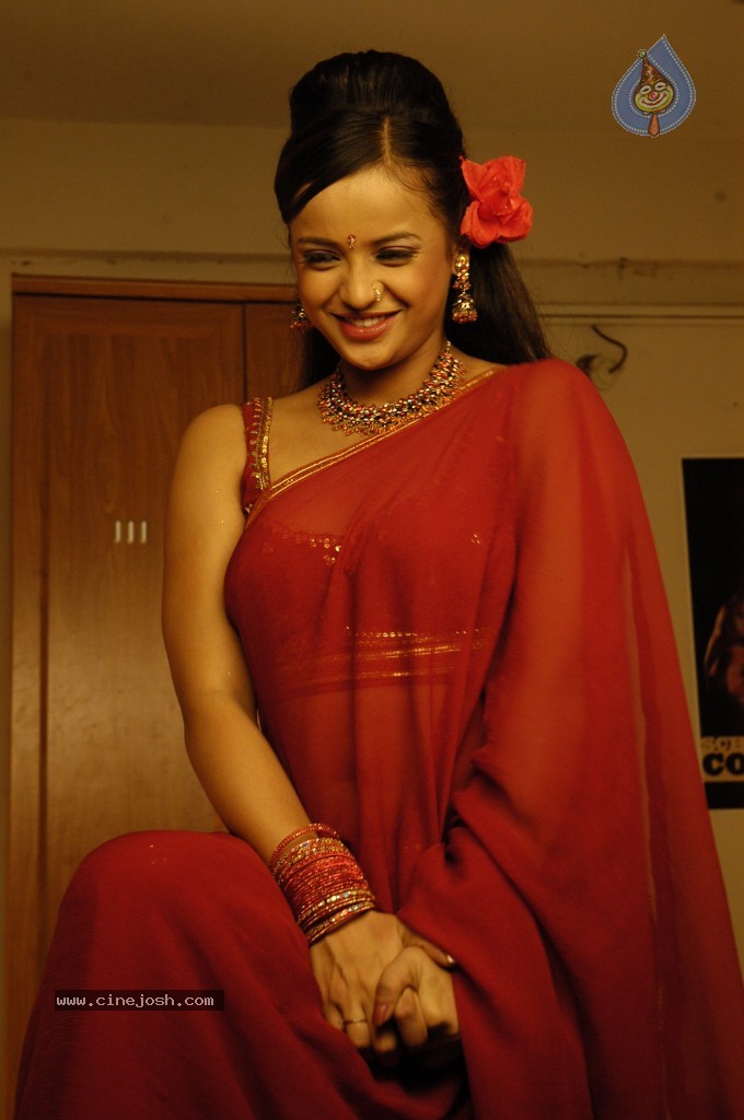 Tanu Roy Hot Photos - 52 / 57 photos