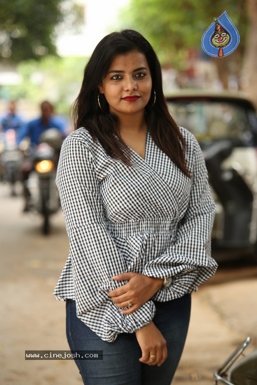 Tanuja Naidu New Pics - 1 / 31 photos