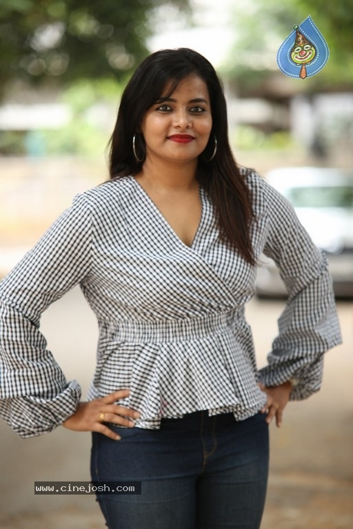 Tanuja Naidu New Pics - 2 / 31 photos