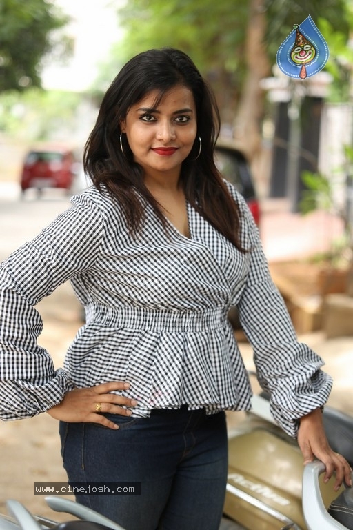 Tanuja Naidu New Pics - 4 / 31 photos