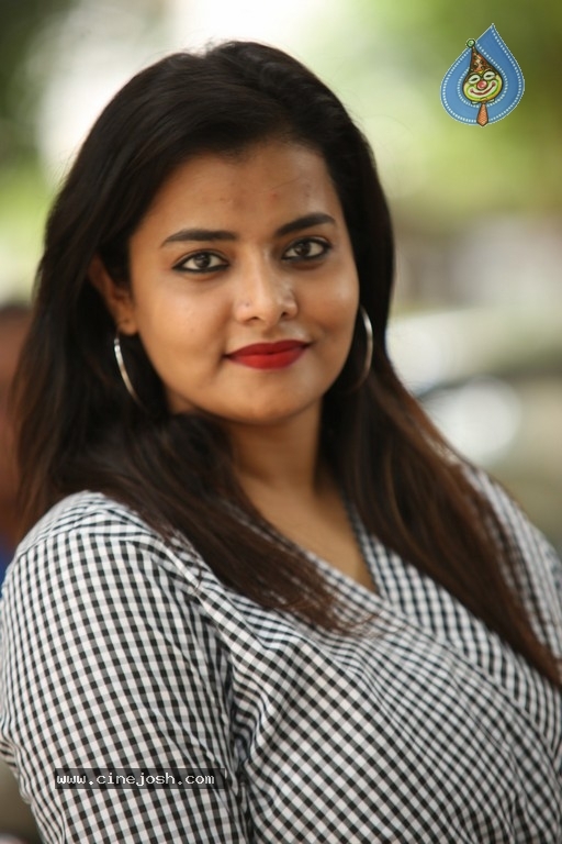 Tanuja Naidu New Pics - 8 / 31 photos