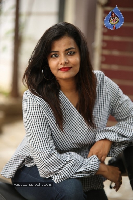 Tanuja Naidu New Pics - 15 / 31 photos