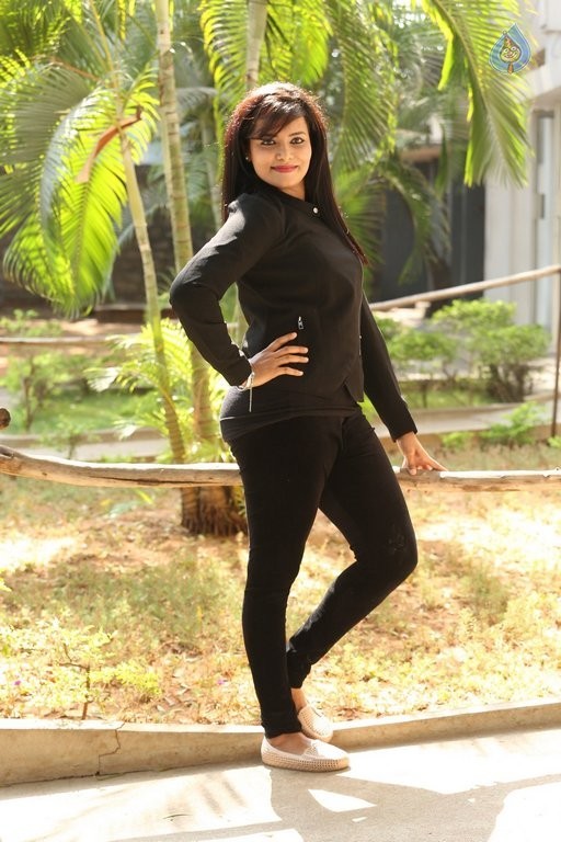 Tanuja Naidu Photos - 21 / 48 photos