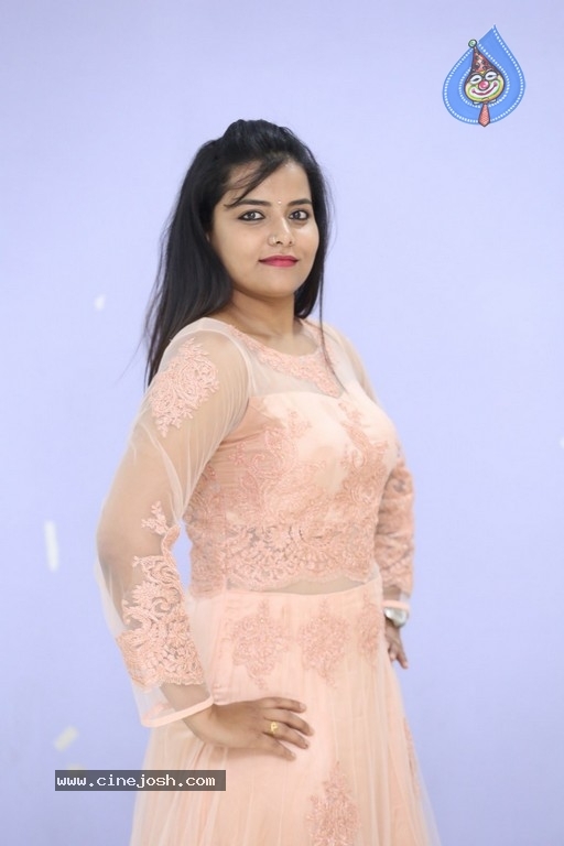 Tanuja Naidu Photos - 8 / 17 photos