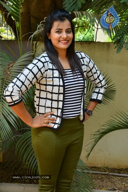 Tanusha New Pics - 9 / 15 photos