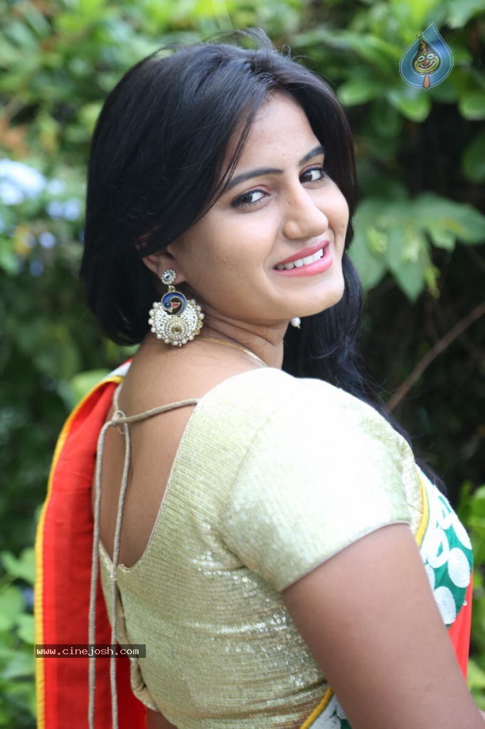 Tanusha Stills - 26 / 102 photos