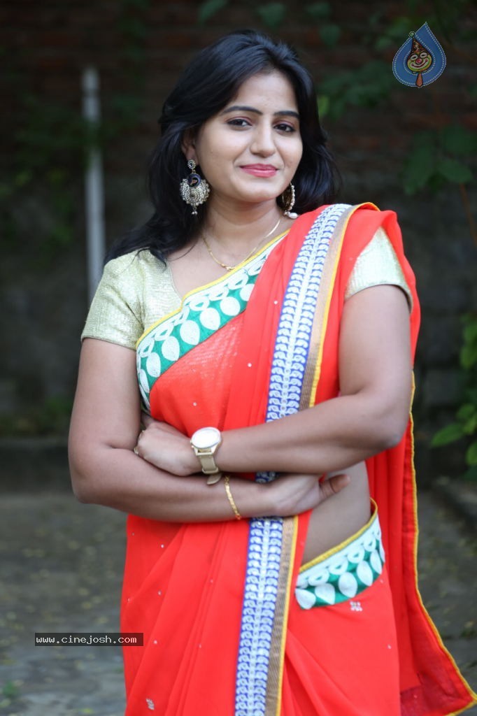 Tanusha Stills - 34 / 102 photos