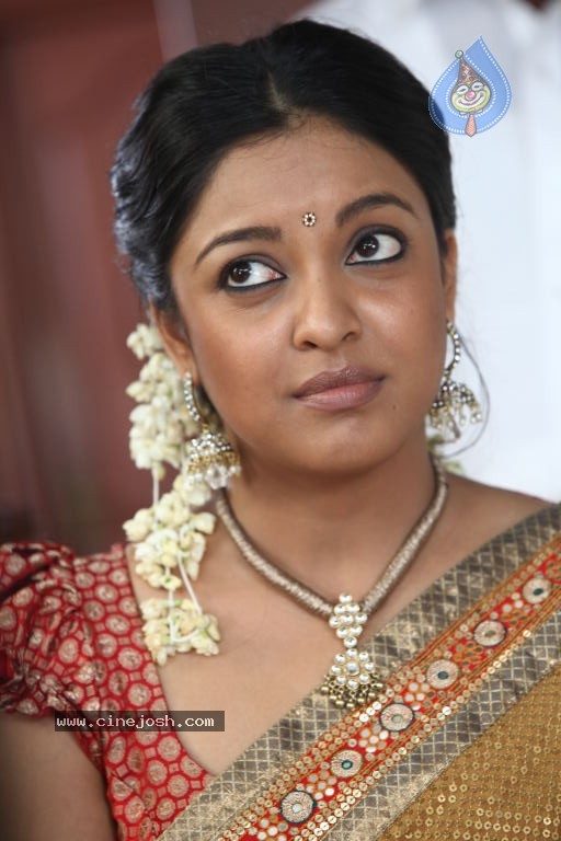 Tanushree Dutta New Stills  - 22 / 33 photos