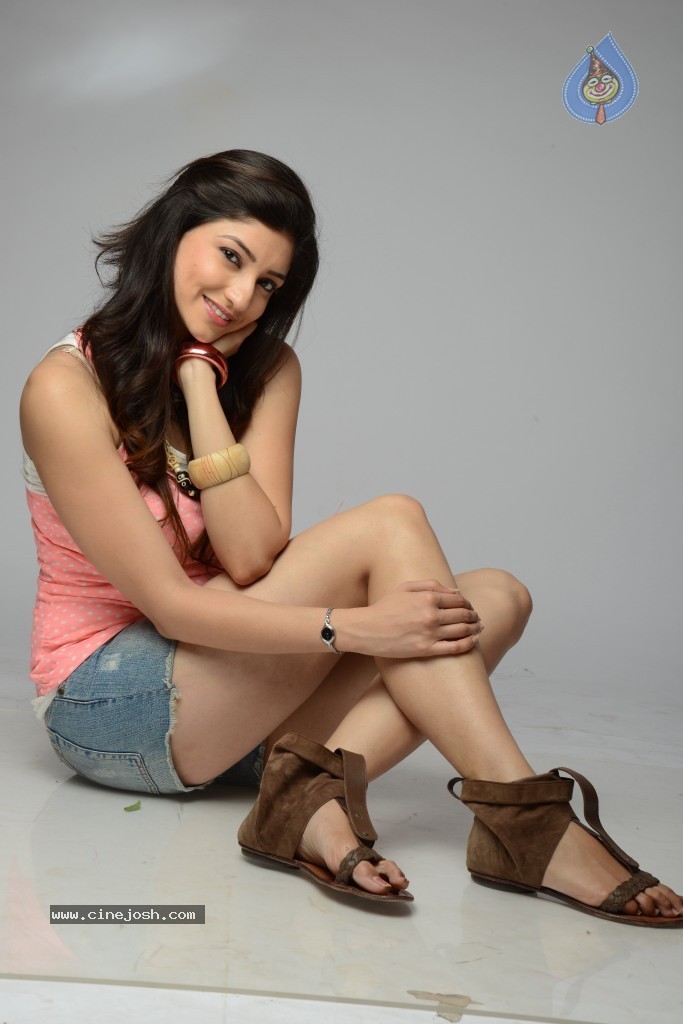 Tanvi Vyas Hot Stills - 29 / 56 photos