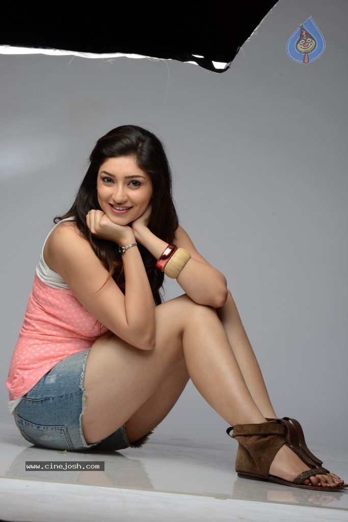 Tanvi Vyas Hot Stills - 50 / 56 photos