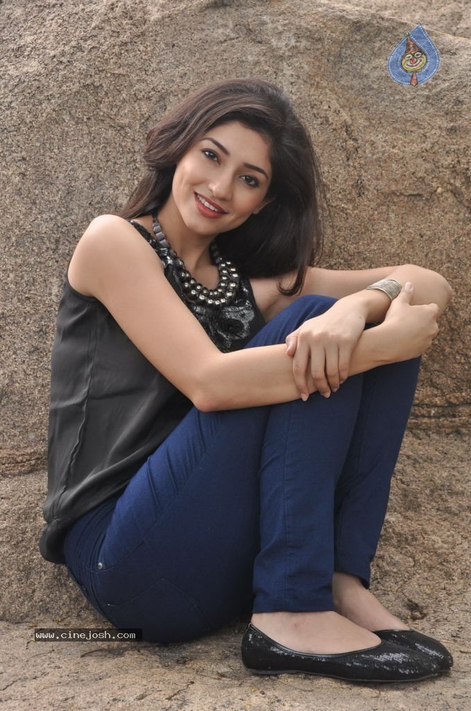 Tanvi Vyas Latest Photos - 69 / 205 photos