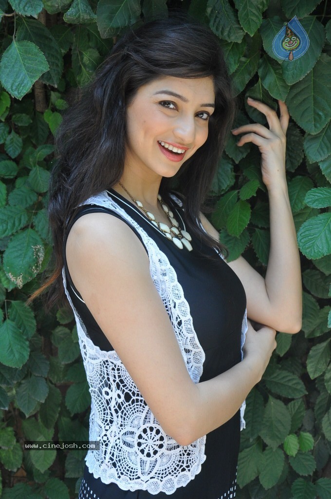 Tanvi Vyas New Gallery - 36 / 118 photos