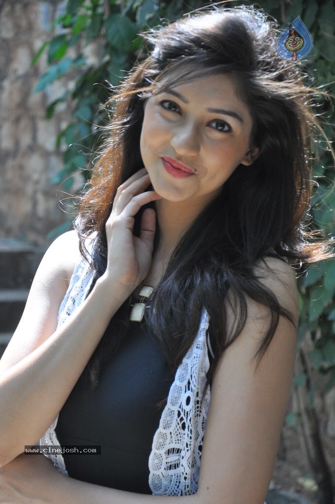 Tanvi Vyas New Gallery - 114 / 118 photos