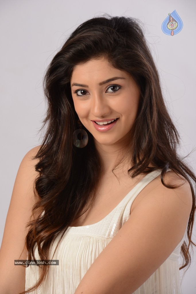Tanvi Vyas New Gallery - 56 / 99 photos