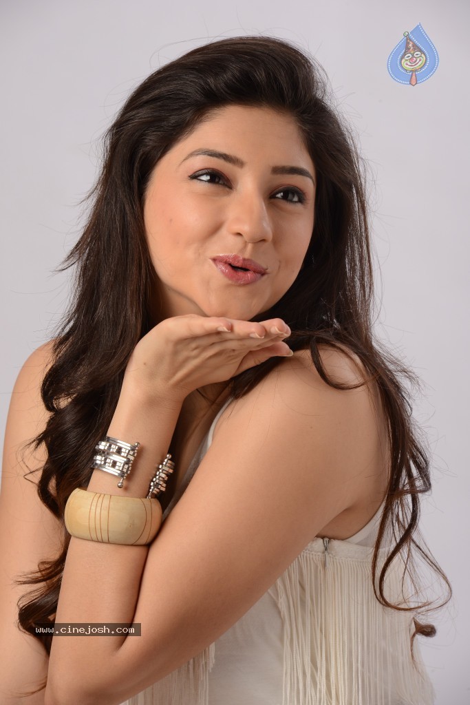 Tanvi Vyas New Gallery - 94 / 99 photos