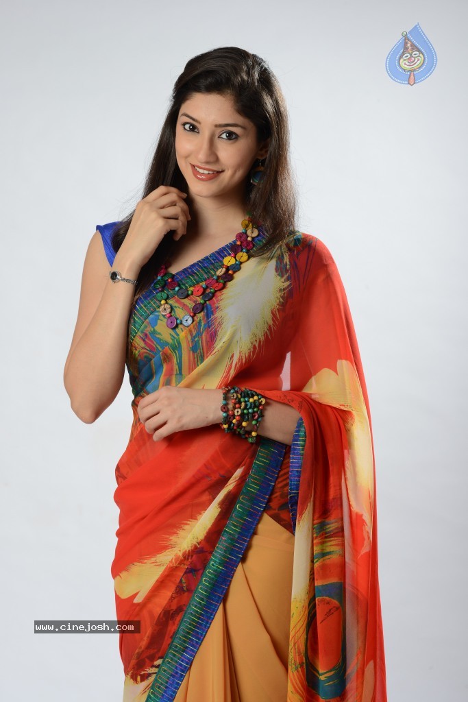 Tanvi Vyas Photo Gallery - 19 / 39 photos