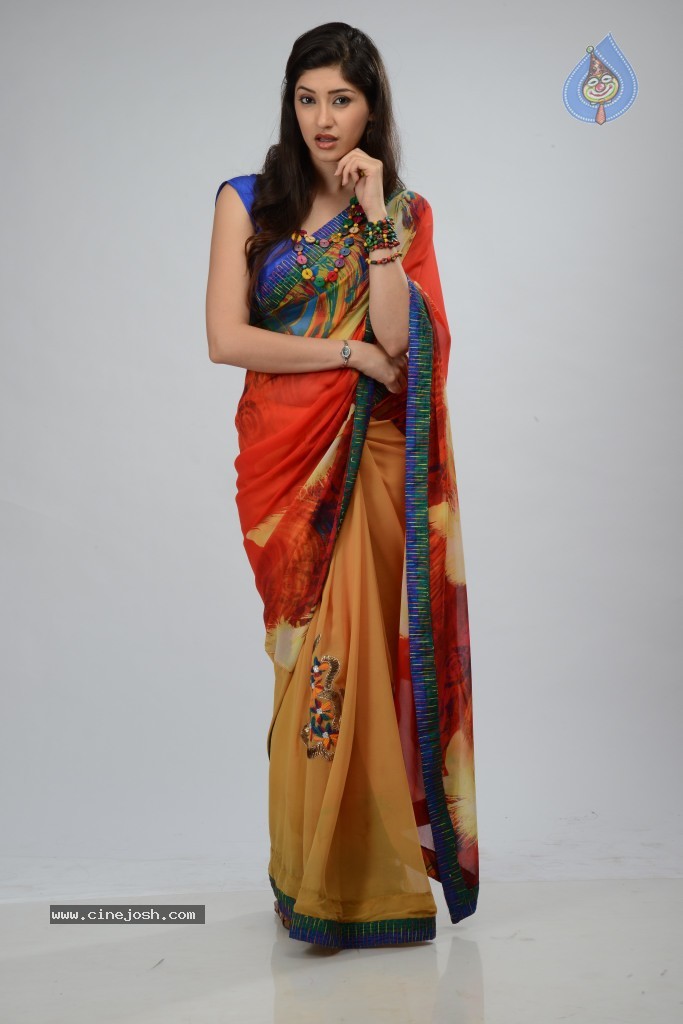 Tanvi Vyas Photo Gallery - 20 / 39 photos