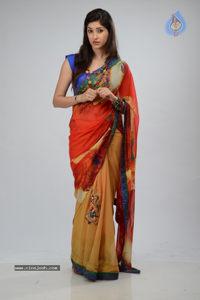 Tanvi Vyas Photo Gallery - 33 / 39 photos