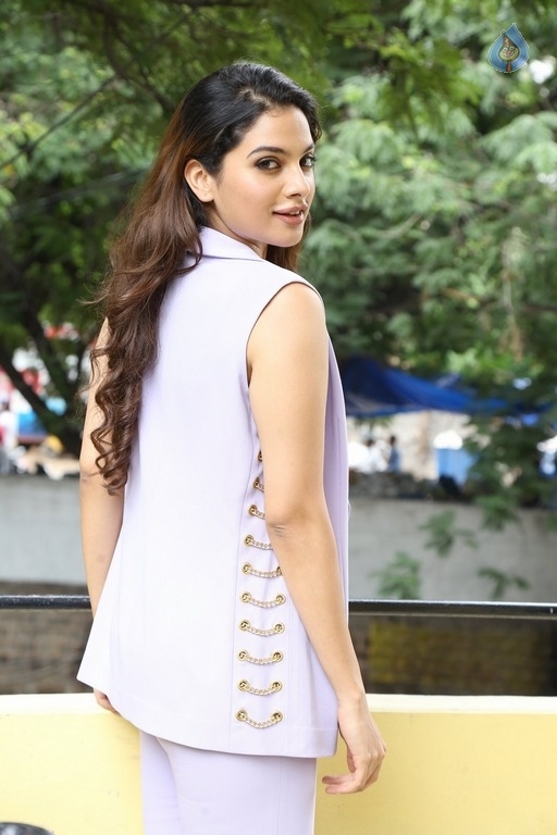 Tanya Hope Latest Gallery - 16 / 36 photos