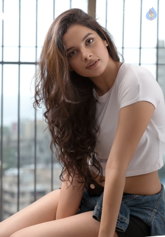 Tanya Hope Latest Stills - 10 / 17 photos
