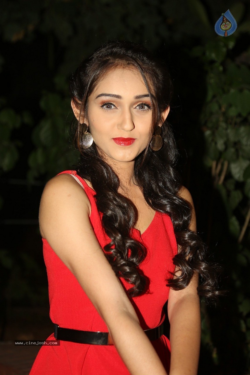 Tanya Sharma Stills - 2 / 70 photos