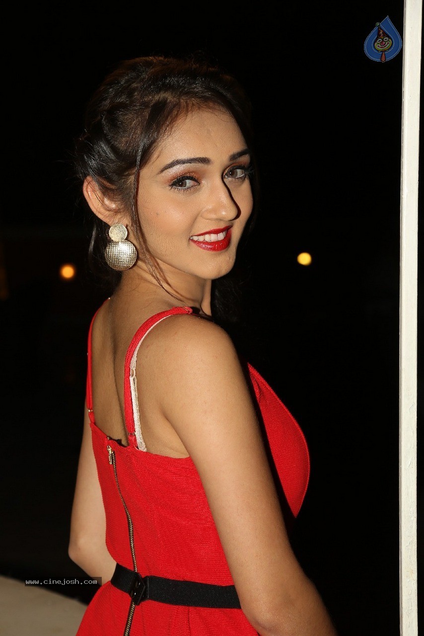 Tanya Sharma Stills - 43 / 70 photos