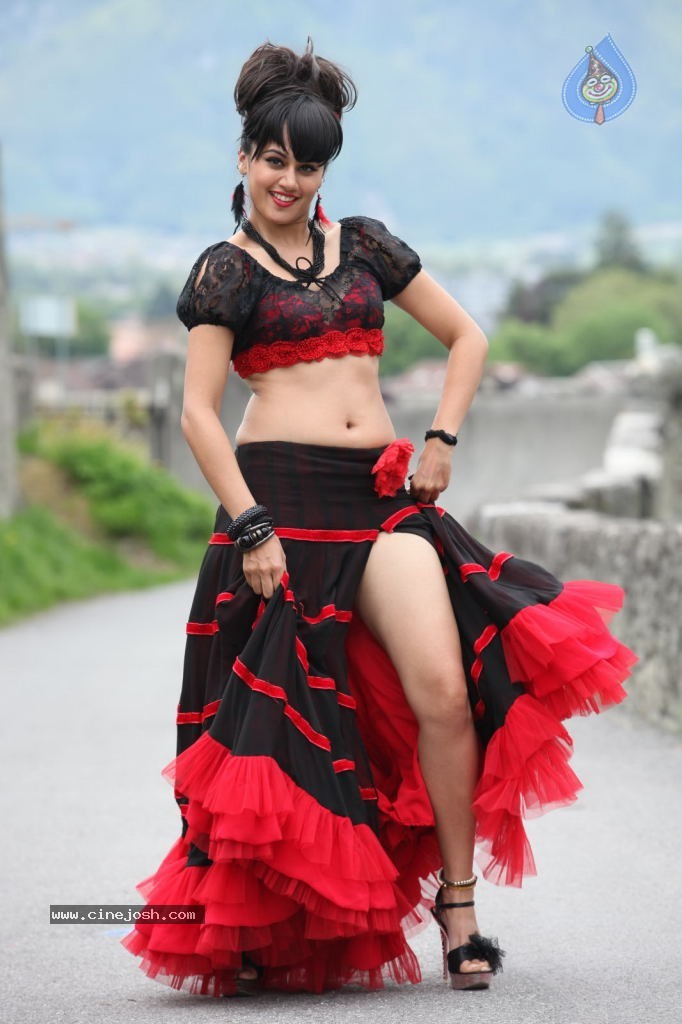 Tapsee Hot Photos - 7 / 12 photos