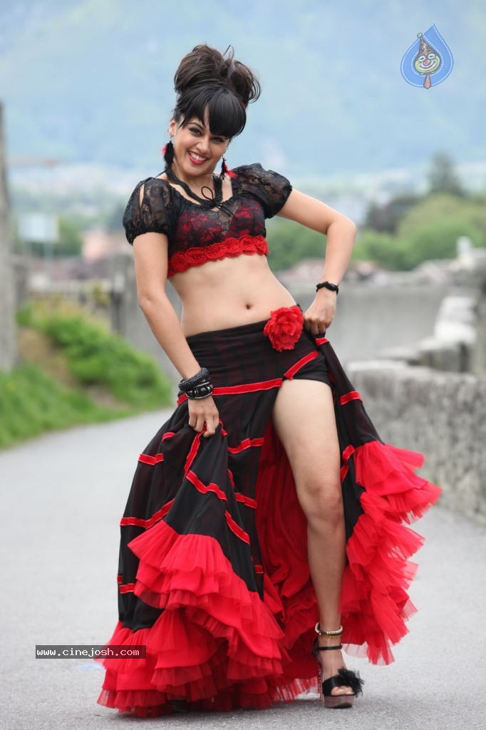 Tapsee Hot Photos - 12 / 12 photos