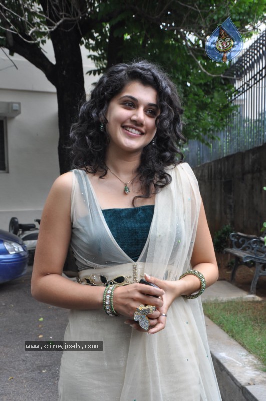 Tapsee Latest Gallery - 23 / 64 photos