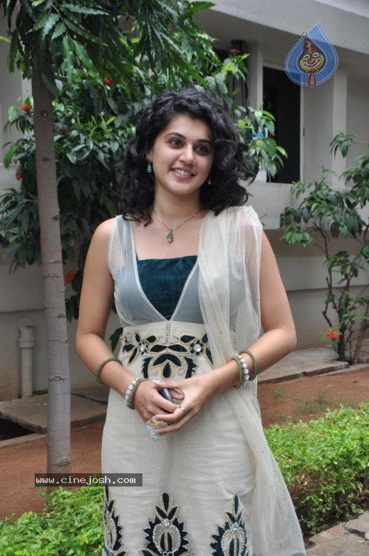 Tapsee Latest Gallery - 26 / 64 photos