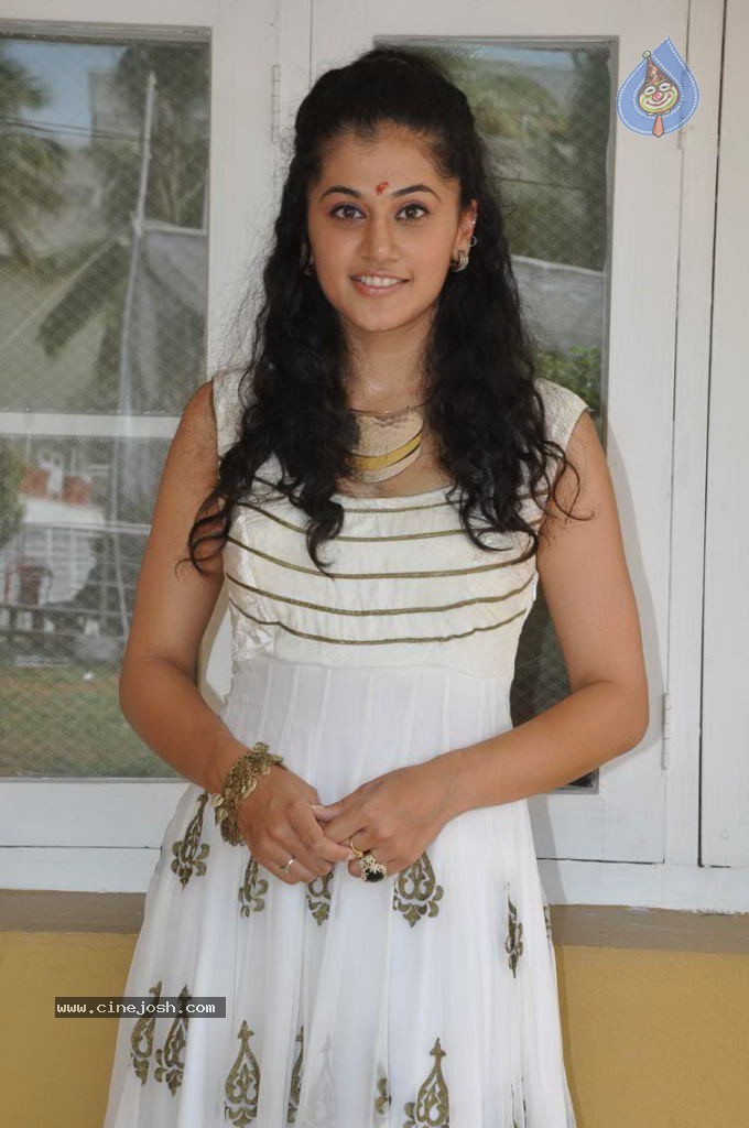 Tapsee Latest Photos - 24 / 65 photos