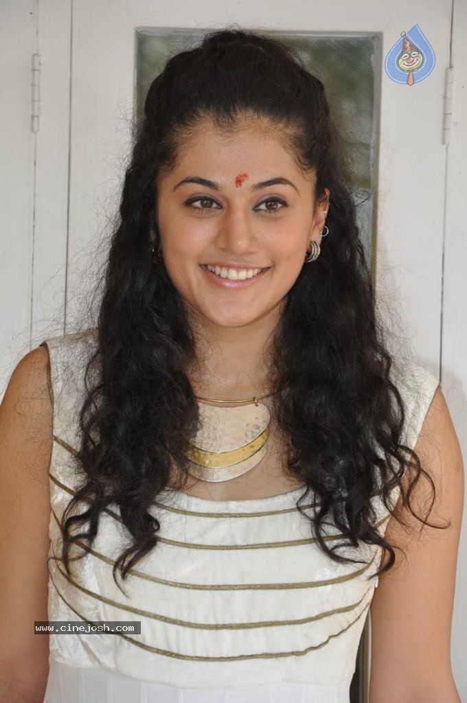 Tapsee Latest Photos - 32 / 65 photos