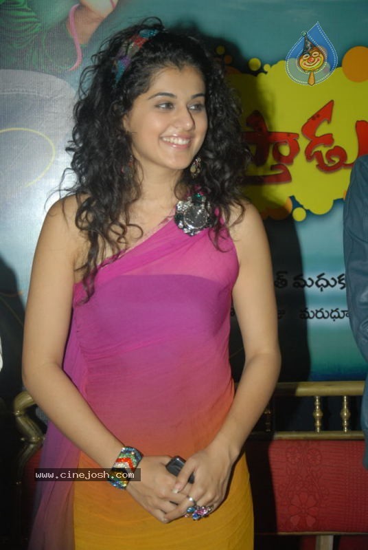 Tapsee Latest Pics - 14 / 49 photos