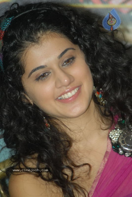 Tapsee Latest Pics - 20 / 49 photos