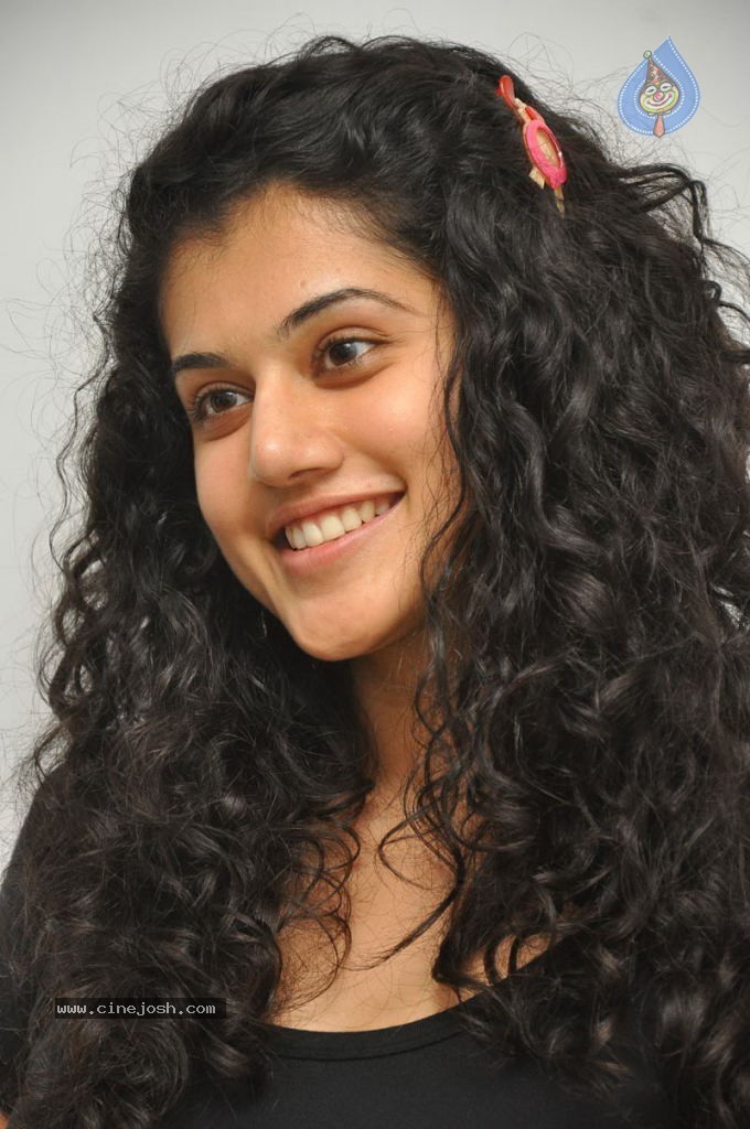 Tapsee Latest Stills - 12 / 72 photos