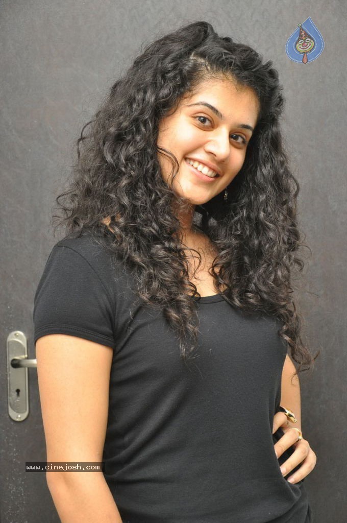 Tapsee Latest Stills - 22 / 72 photos