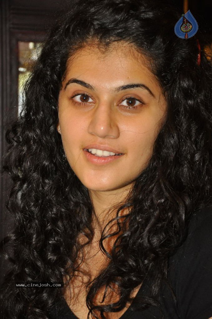 Tapsee Latest Stills - 24 / 72 photos