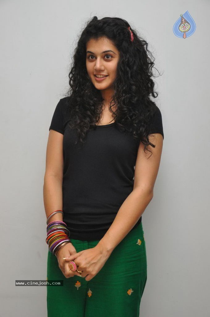 Tapsee Latest Stills - 32 / 72 photos