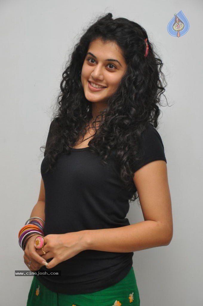 Tapsee Latest Stills - 34 / 72 photos